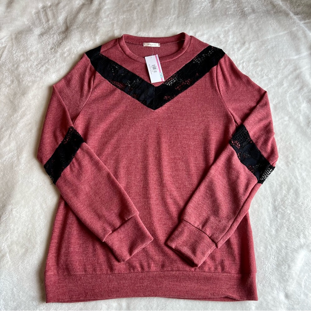 Dressy lace long sleeve top, dusty pink color, size large